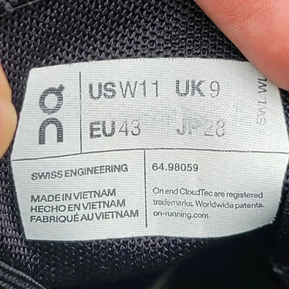 On Cloudvista 2 - Women's running shoes - Size 11